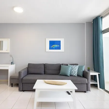Bonito Apto Cristianos, Vistas Al Mar Y Playa Apartamento *