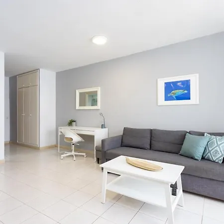 Bonito Apto Cristianos, Vistas Al Mar Y Playa 洛斯克里斯蒂亚诺斯